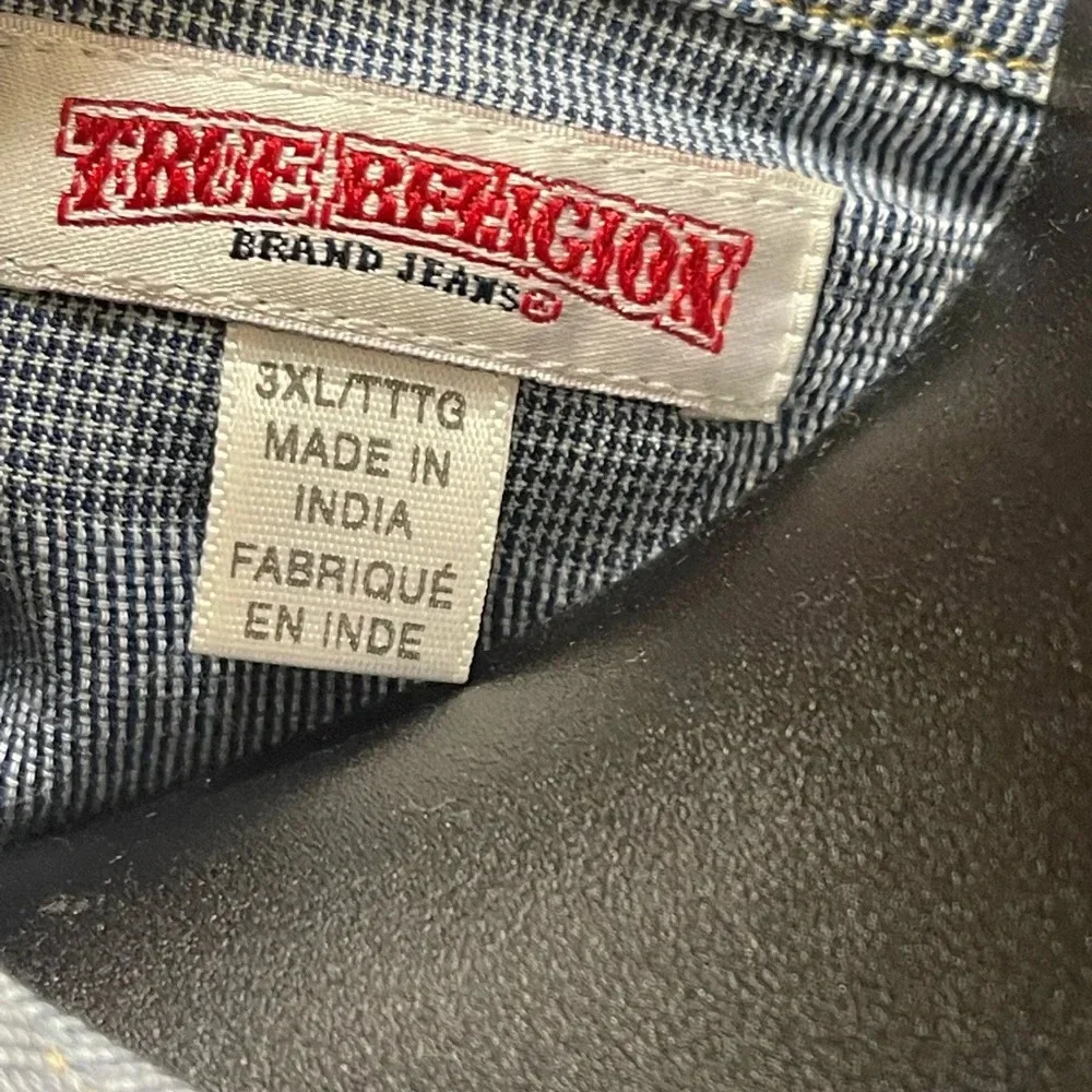 True relation men button-down shirts size 3X. Old looking style great conditions